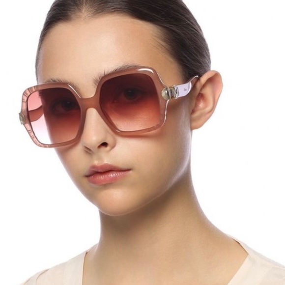 CHLOE SCALLOPED NUDE PINK TRANSPARENT SQUARE SUNGLASSES SUN  HEART MOTIF HINGES - Picture 3 of 16